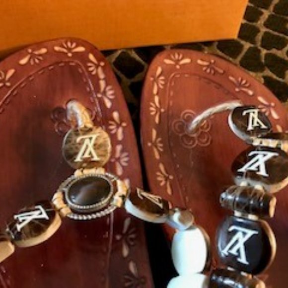 Vintage LV Sandals - Picture 7 of 7